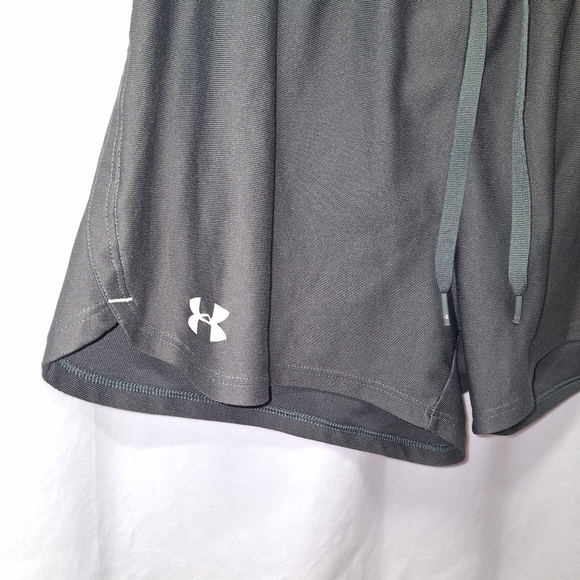 Under Armour shorts size S/M - Picture 2 of 4
